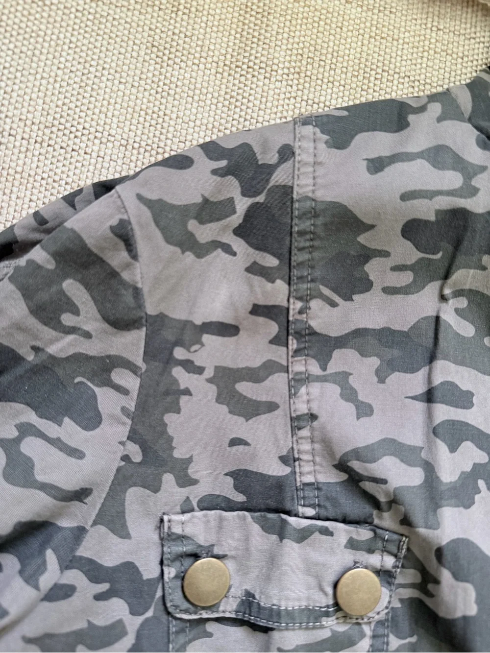 Wearables Camo Button Front Utility Blazer/ Jacket Ruched Sleeves Lightweight M